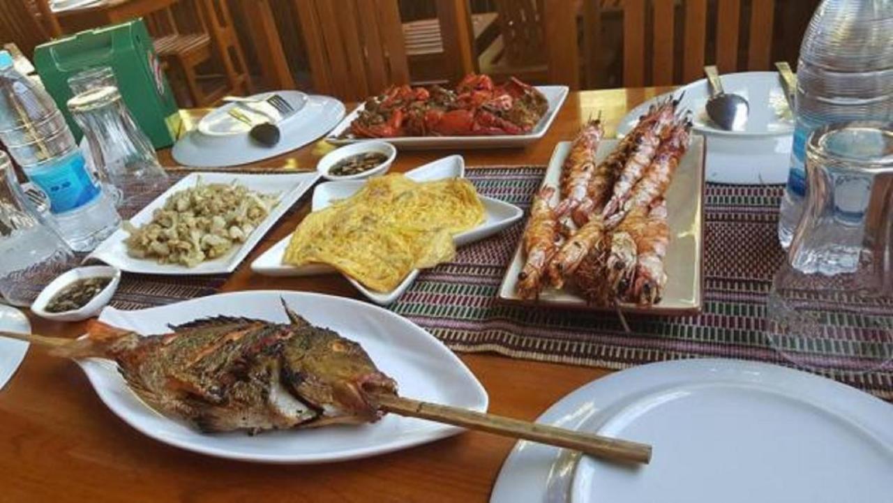 Soe Ko Ko Beach House & Restaurant Нгвесаунг Екстериор снимка